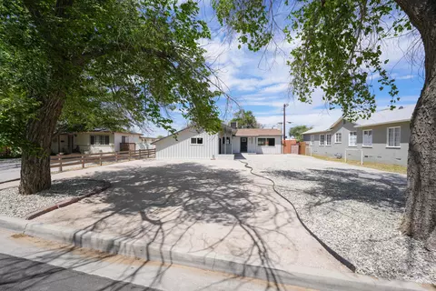 Exterior - 1309 Ivyton St W, Lancaster, CA 93534 photo 18 of 22