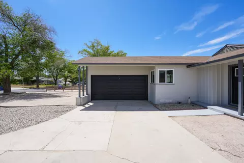 Exterior - 1309 Ivyton St W, Lancaster, CA 93534 photo 16 of 22