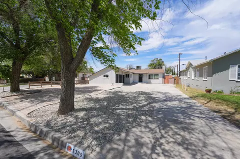 Exterior - 1309 Ivyton St W, Lancaster, CA 93534 photo 19 of 22