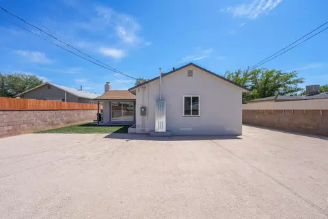 Exterior - 1309 Ivyton St W, Lancaster, CA 93534 photo 8 of 22