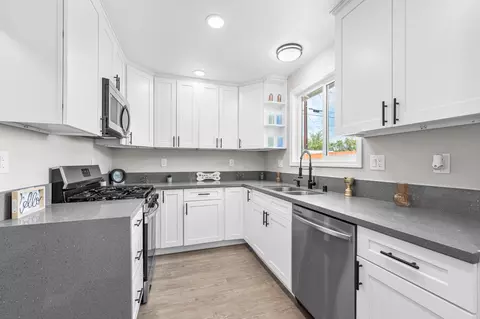 Kitchen - 1309 Ivyton St W, Lancaster, CA 93534 photo 2 of 5