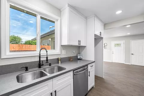 Kitchen - 1309 Ivyton St W, Lancaster, CA 93534 photo 5 of 5