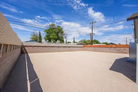 Exterior - 1309 Ivyton St W, Lancaster, CA 93534 photo 14 of 22