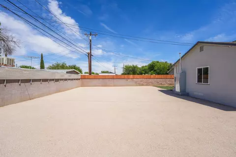 Exterior - 1309 Ivyton St W, Lancaster, CA 93534 photo 9 of 22