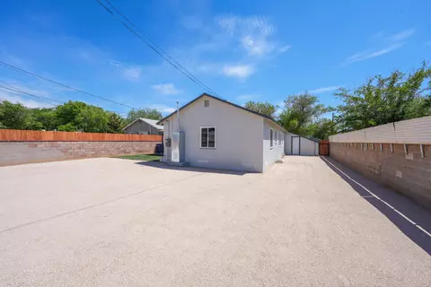 Exterior - 1309 Ivyton St W, Lancaster, CA 93534 photo 7 of 22