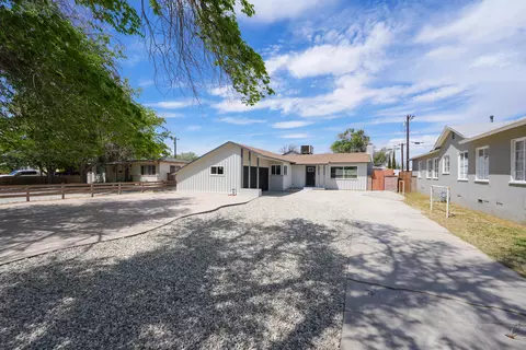 Exterior - 1309 Ivyton St W, Lancaster, CA 93534 photo 17 of 22