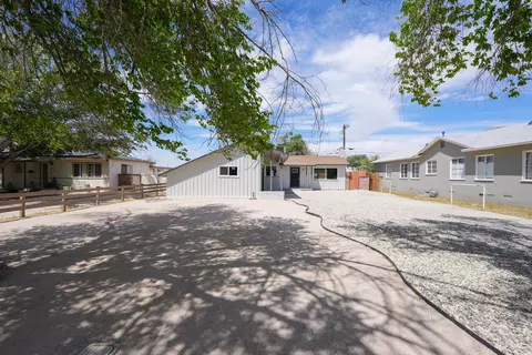 Exterior - 1309 Ivyton St W, Lancaster, CA 93534 photo 20 of 22