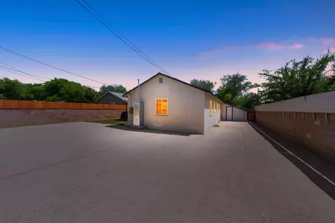Exterior - 1309 Ivyton St W, Lancaster, CA 93534 photo 3 of 22