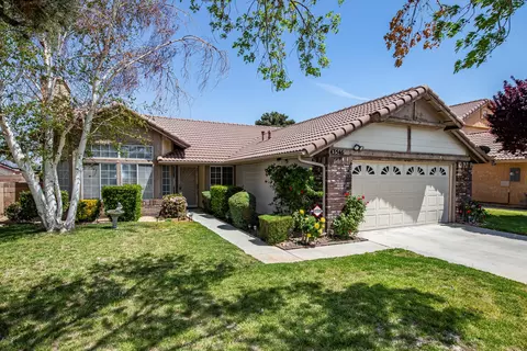 43546 Yaffa St, Lancaster, CA 93535