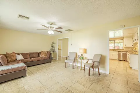 43261 41st St W, Lancaster, CA 93536 photo 8