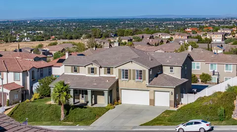 41654 Oak Barrel Ct, Palmdale, CA 93551