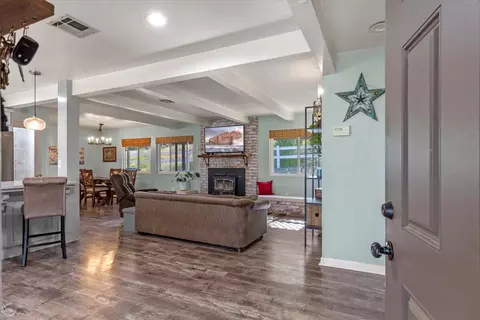 Entry Way - 21309 Hacienda Dr, Tehachapi, CA 93561 photo 1 of 4