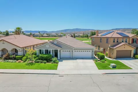 3348 Tournament Dr, Palmdale, CA 93551