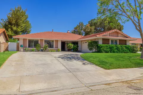 3853 Avenue K6 W, Lancaster, CA 93536