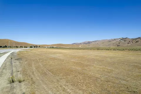 0 Challenger Dr, Tehachapi, CA 93561 photo 3