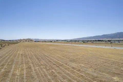 0 Challenger Dr, Tehachapi, CA 93561 photo 4