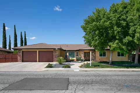 3215 Larwood Dr, Lancaster, CA 93536
