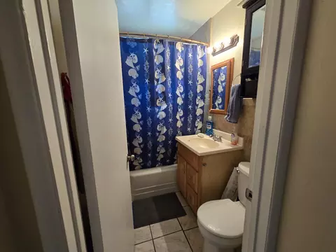 Bath - 44365 Stanridge Ave, Lancaster, CA 93535 photo 1 of 1