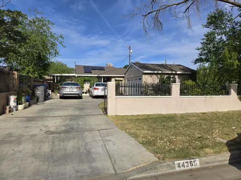 Exterior - 44365 Stanridge Ave, Lancaster, CA 93535 photo 3 of 9