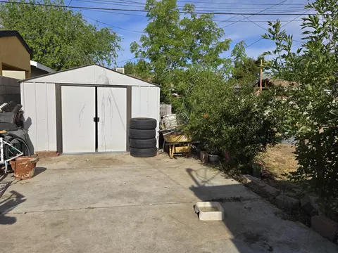 Exterior - 44365 Stanridge Ave, Lancaster, CA 93535 photo 7 of 9