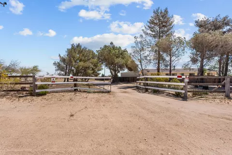 16818 Koch St, Mojave, CA 93501 photo 17