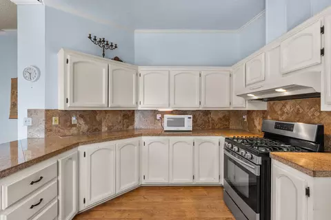 16818 Koch St, Mojave, CA 93501 photo 4