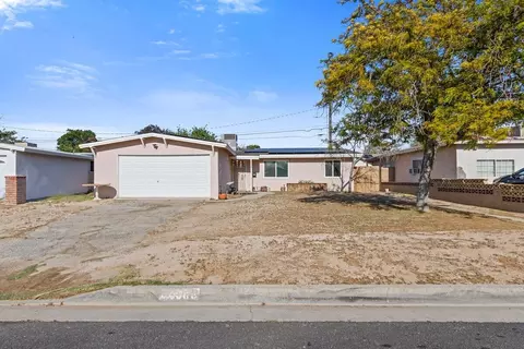 44008 3rd St E, Lancaster, CA 93535