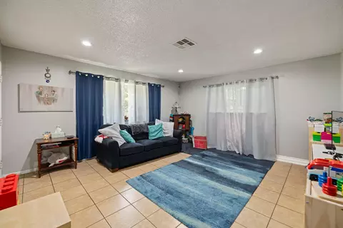 Other - 835 Oldfield St E, Lancaster, CA 93535 photo 2 of 5