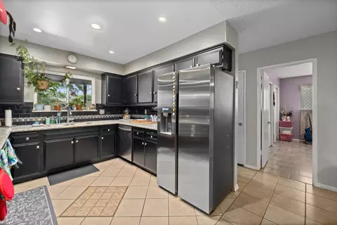 Kitchen - 835 Oldfield St E, Lancaster, CA 93535 photo 2 of 3