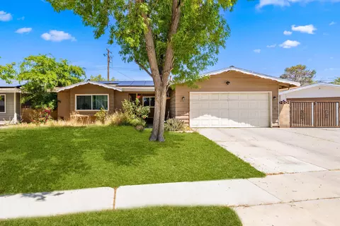 835 Oldfield St E, Lancaster, CA 93535
