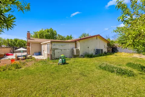 Exterior - 835 Oldfield St E, Lancaster, CA 93535 photo 2 of 2