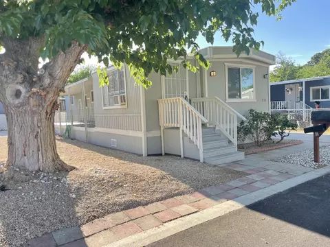 43850 20th St E #211, Lancaster, CA 93535