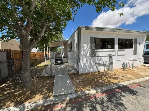 45800 Challenger Way #225, Lancaster, CA 93535