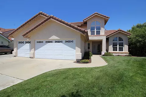 6102 Cabriolet Ct, Quartz Hill, CA 93536