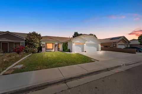 3413 Tamarisk Dr, Palmdale, CA 93551