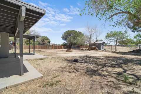 Exterior - 40586 166th St E, Lancaster, CA 93535 photo 5 of 7