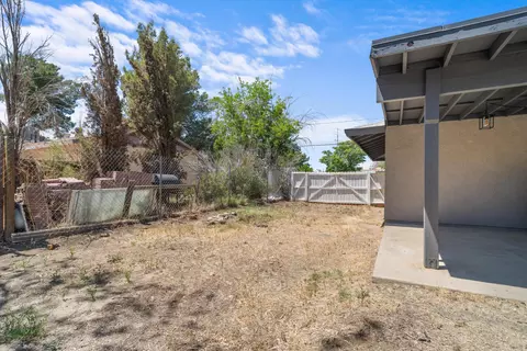Exterior - 40586 166th St E, Lancaster, CA 93535 photo 4 of 7