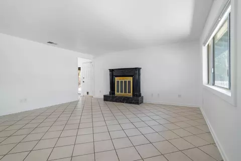 Living - 40586 166th St E, Lancaster, CA 93535 photo 2 of 3