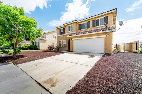 Exterior - 43718 32nd St E, Lancaster, CA 93535 photo 3 of 7