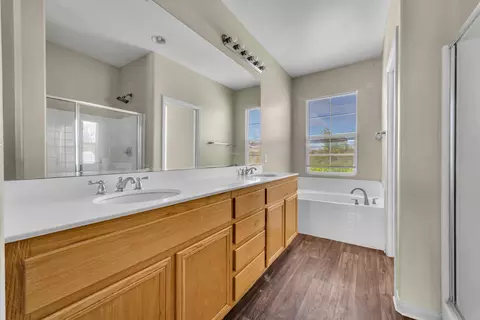 Bath - 43718 32nd St E, Lancaster, CA 93535 photo 1 of 3