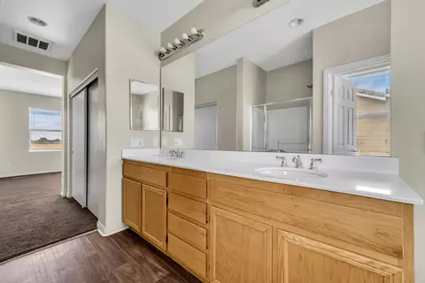 Entry Way - 43718 32nd St E, Lancaster, CA 93535 photo 4 of 4