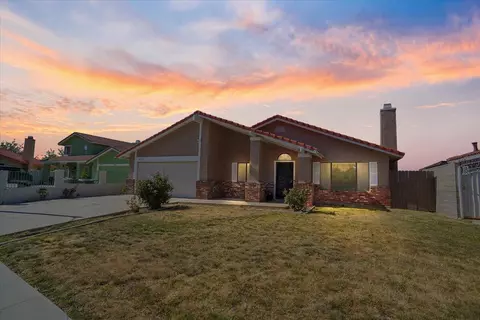 1525 Via Verde Ave, Palmdale, CA 93550