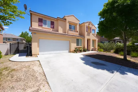 Exterior - 43834 46th St W, Lancaster, CA 93536 photo 10 of 11