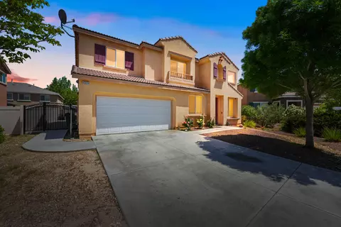 Exterior - 43834 46th St W, Lancaster, CA 93536 photo 1 of 11