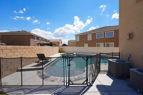 Exterior - 43834 46th St W, Lancaster, CA 93536 photo 5 of 11