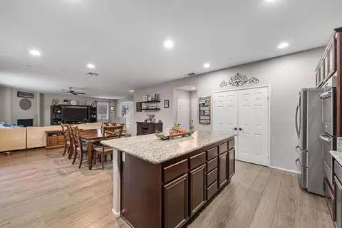 Entry Way - 43834 46th St W, Lancaster, CA 93536 photo 7 of 7