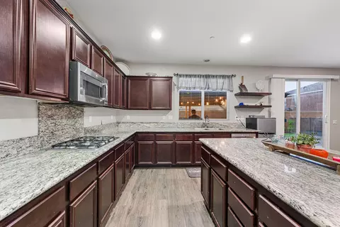 Kitchen - 43834 46th St W, Lancaster, CA 93536 photo 4 of 4