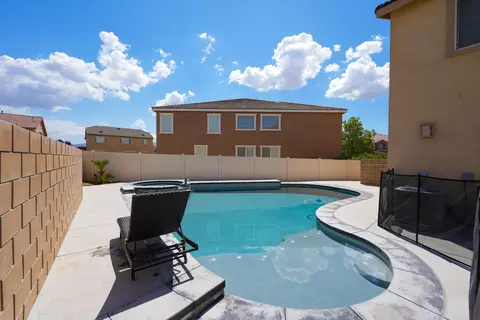 Exterior - 43834 46th St W, Lancaster, CA 93536 photo 4 of 11