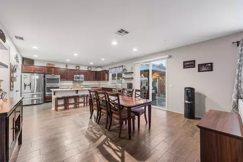 Entry Way - 43834 46th St W, Lancaster, CA 93536 photo 5 of 7