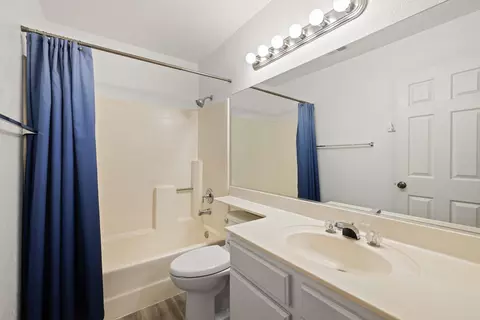 Bath - 7624 Freestone Ln, Littlerock, CA 93543 photo 1 of 2